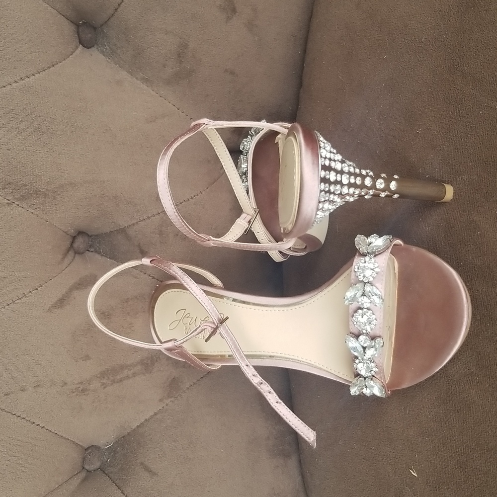 Jewel badgley mischka